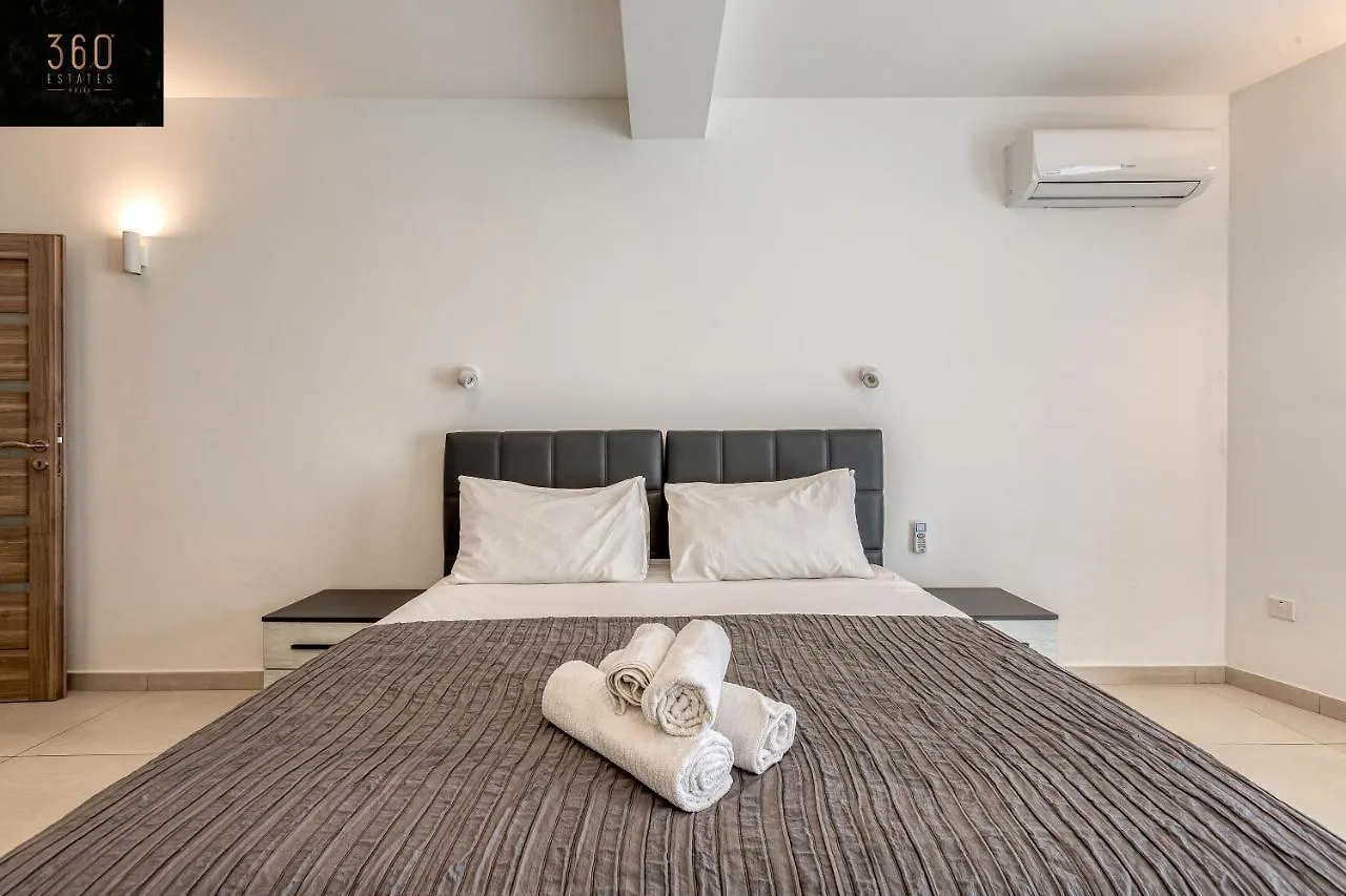 Stunning 2Br Penthouse With Beautiful Harbour View By 360 Estates Apartment Pieta