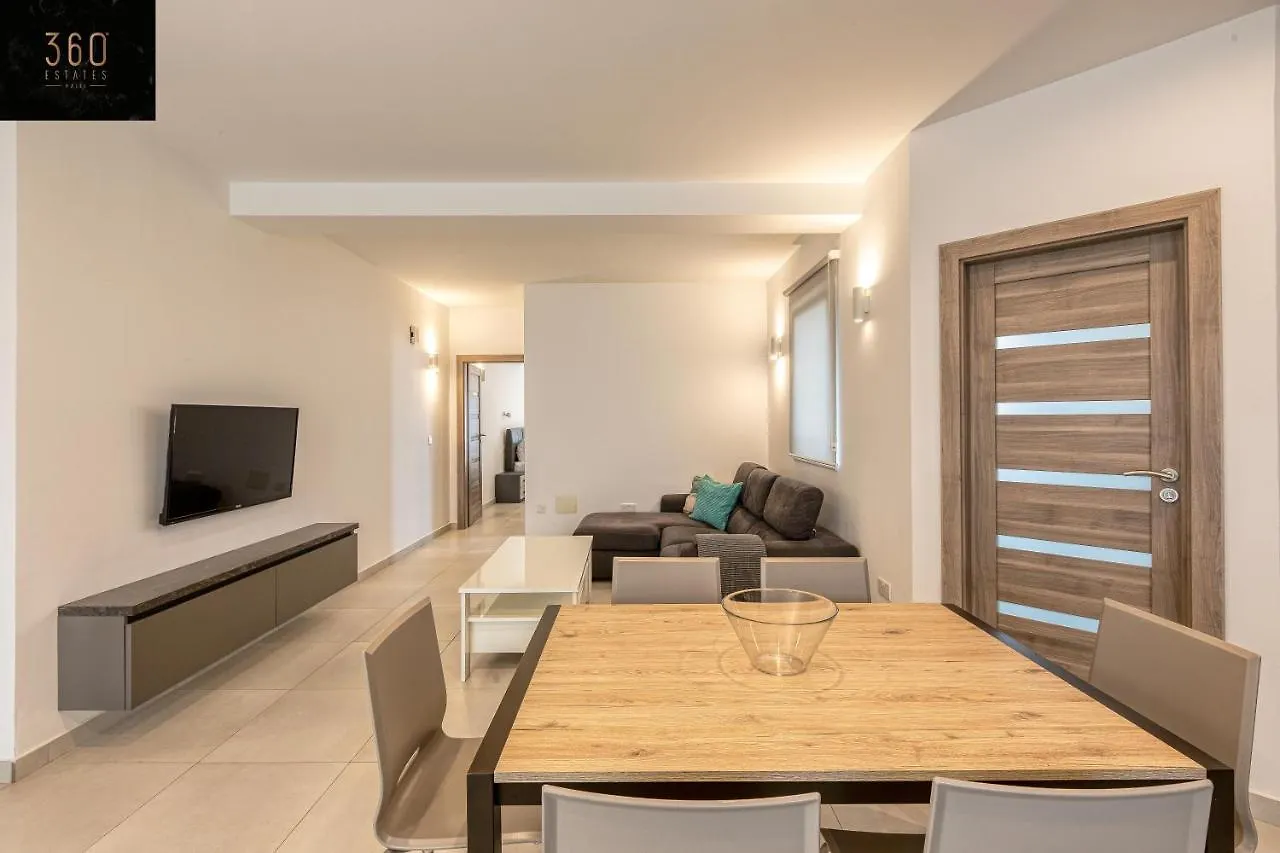 Stunning 2Br Penthouse With Beautiful Harbour View By 360 Estates Apartment Pieta